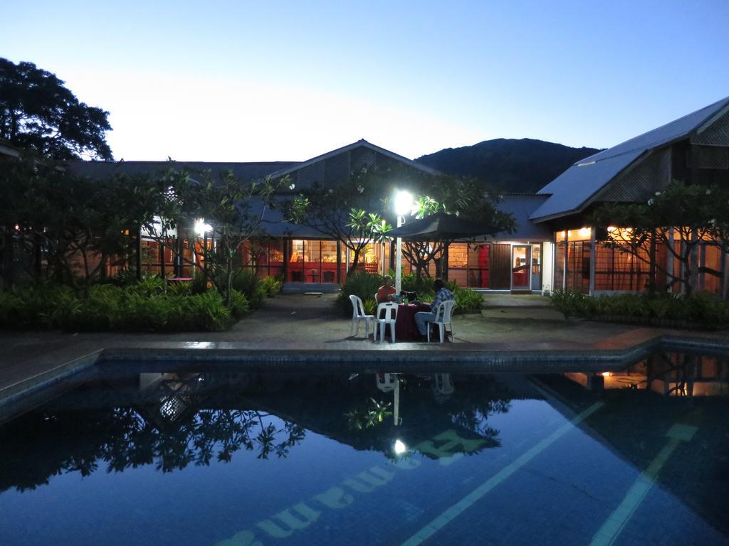Rabaul Hotel Esterno foto